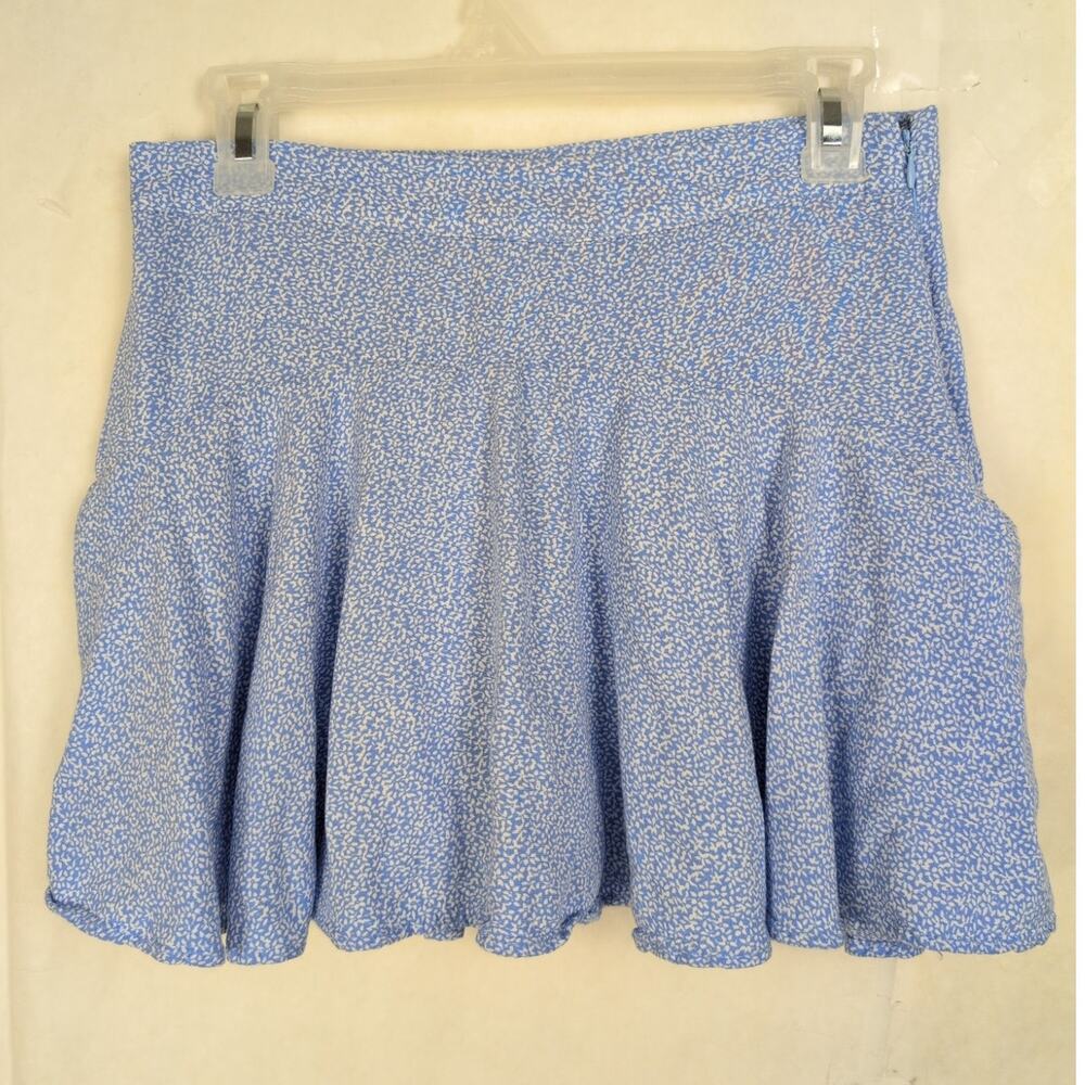 Hollister ultra high rise blue ditzy floral skort Size Med Dainty Cottagecore